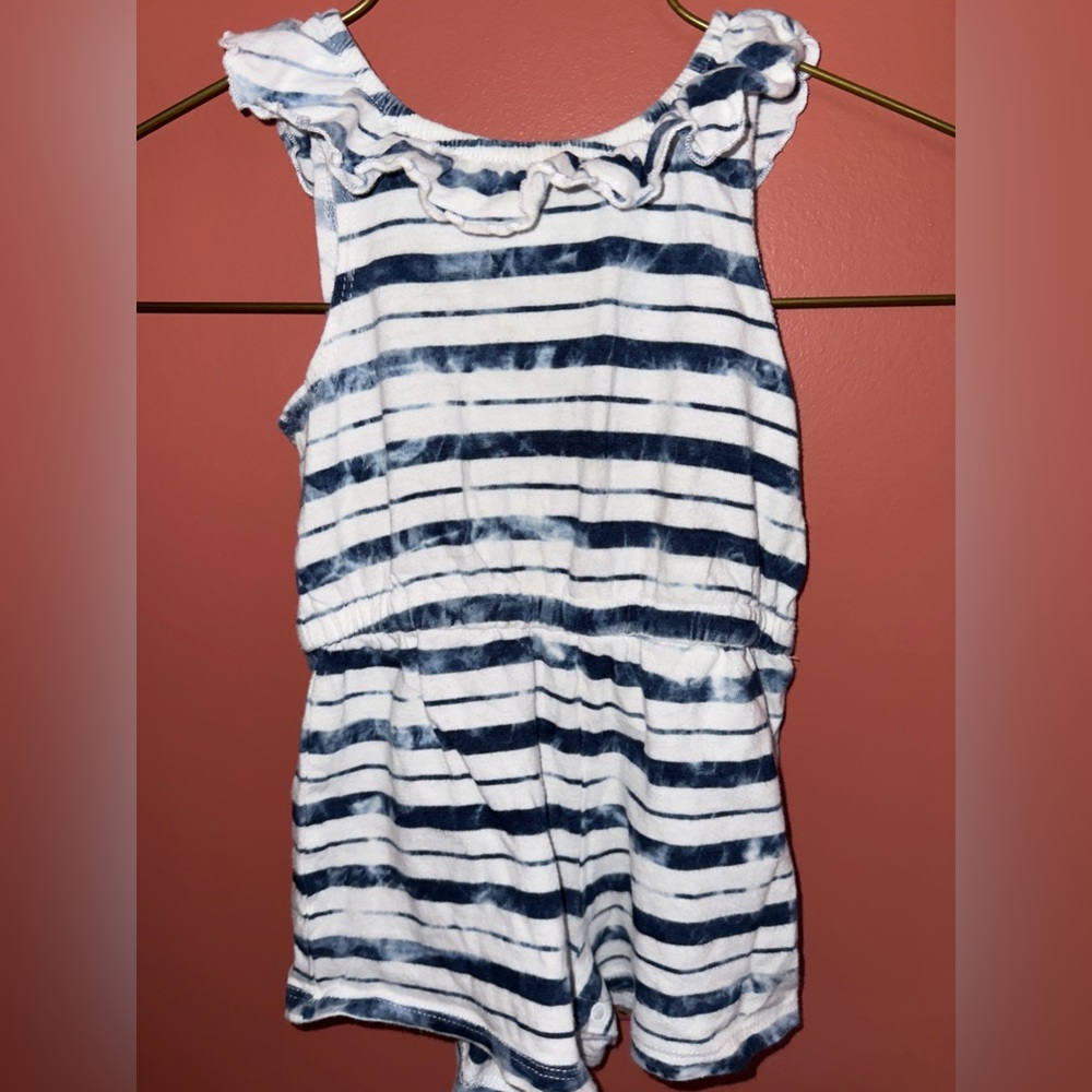 Splendid babygirl 12-18m striped romper.